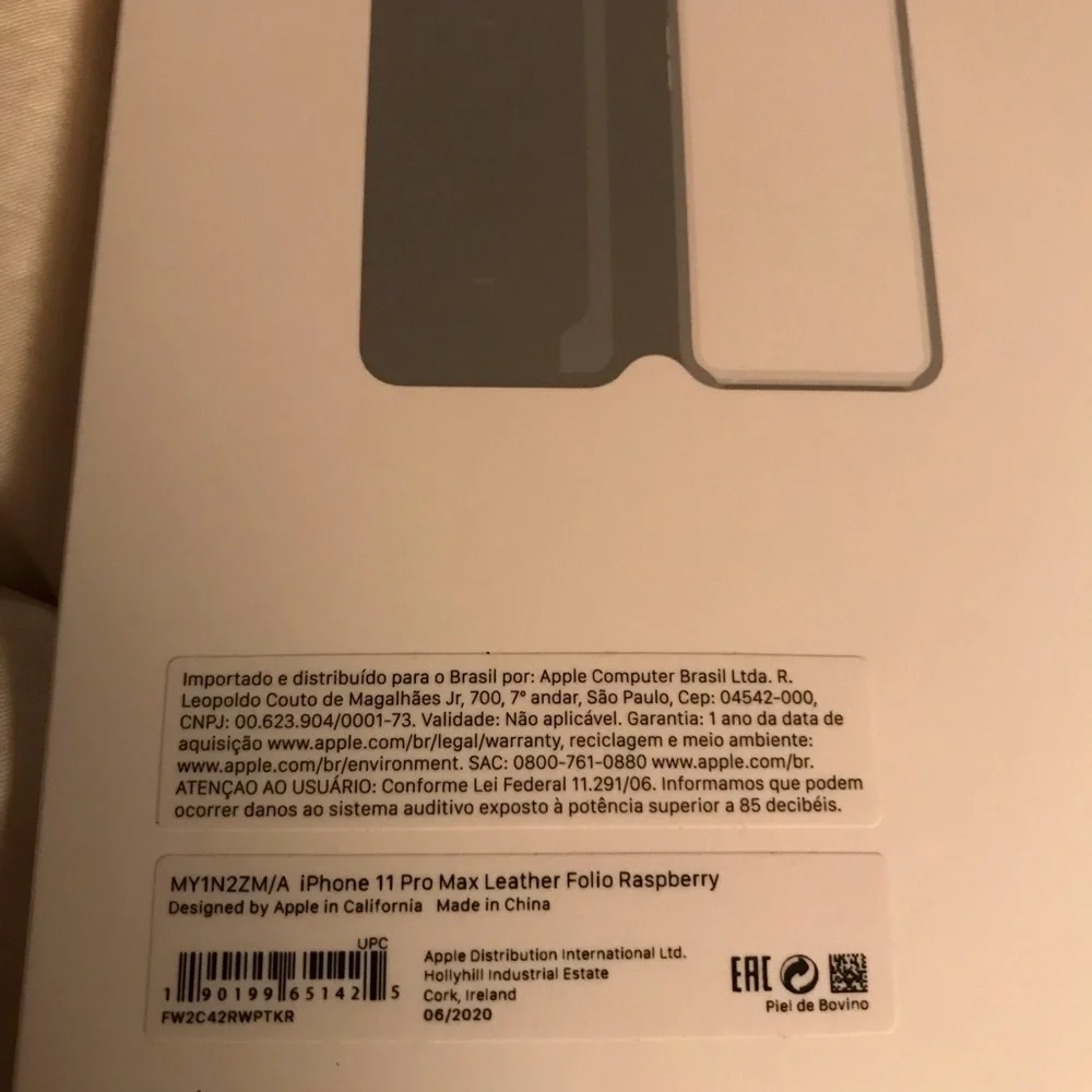 Apple iPhone 11 Pro Max Apple Carrying Case Folio Raspberry